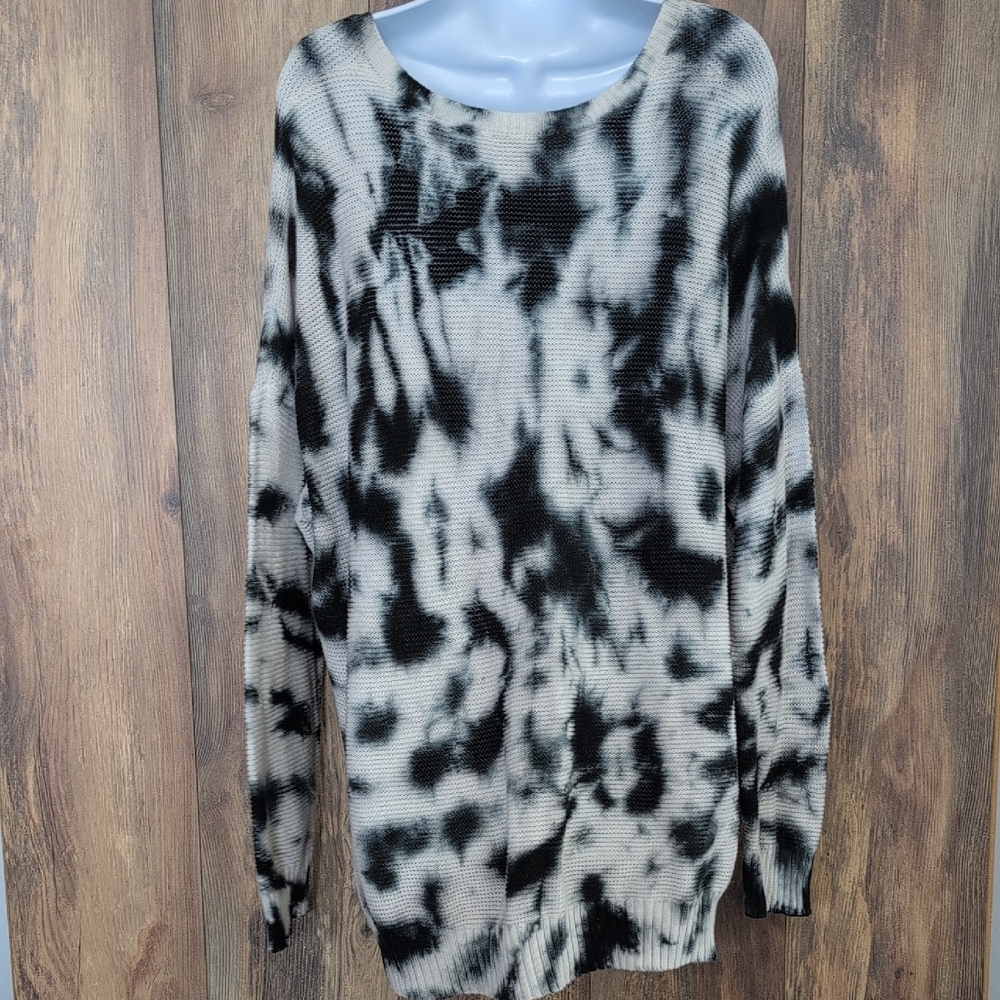 Torrid Lightweight Plus Size V-Neck Sweater 3                           C448 - Picture 5 of 7